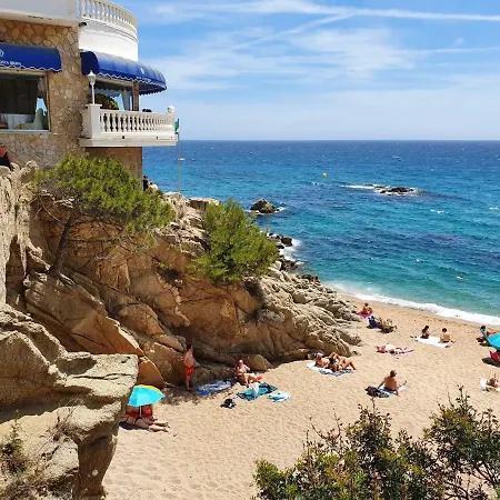 Faro Solo Mujeres Hostel *