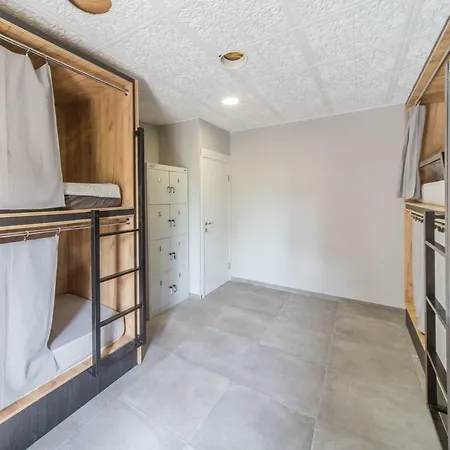 Faro Solo Mujeres Хостел Платья-де-Аро